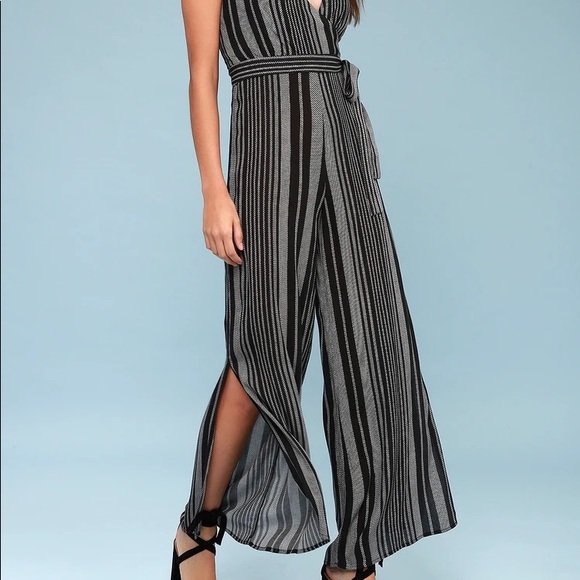 Jumpsuit open leg V neck - Picture 1 of 4